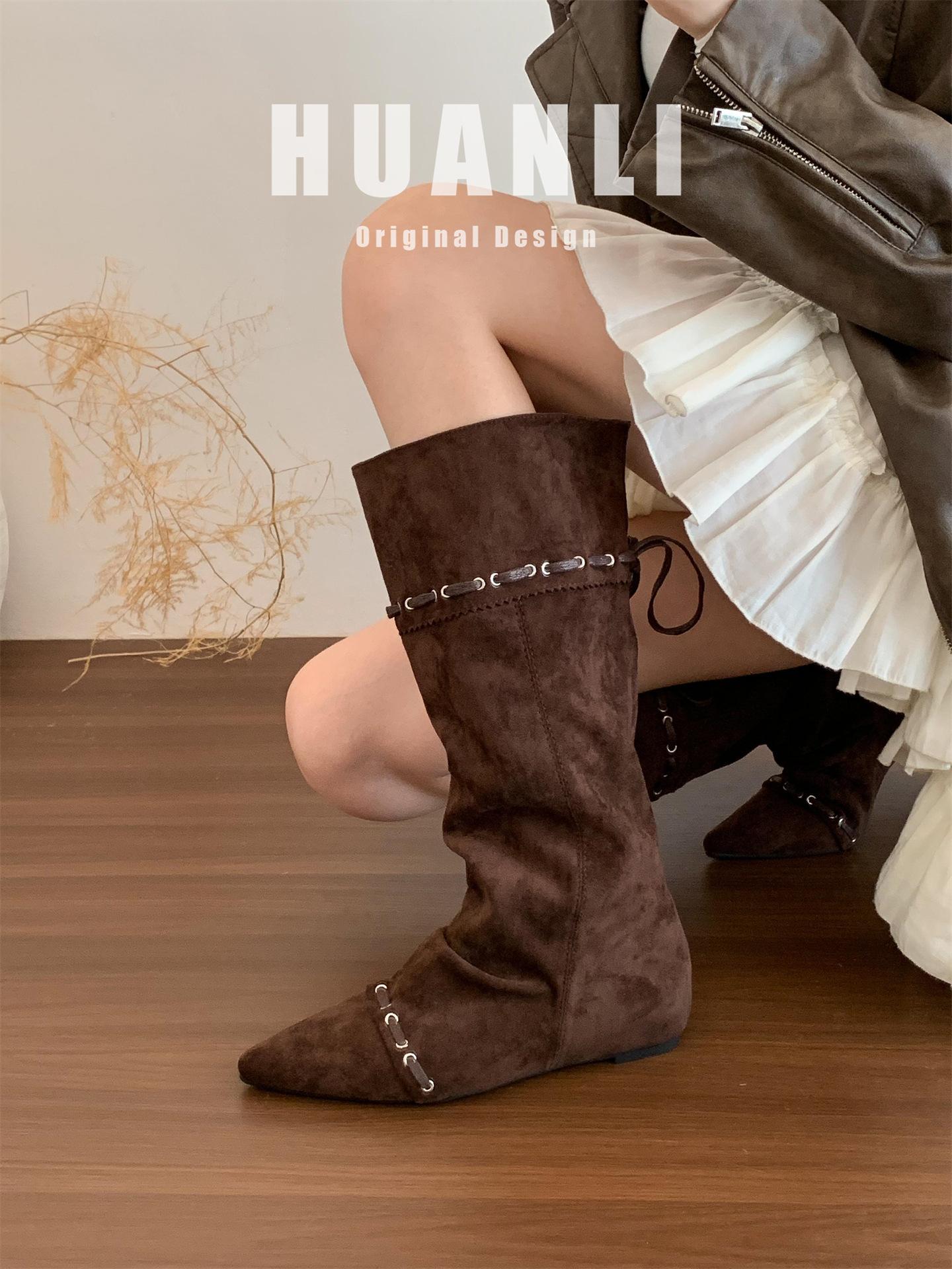 French beautiful western style pointed head flat bottom short boots women s 2025 autumn and winter new versatile fashion not tired feet piled boots 35
French beautiful western style pointed head flat bottom short boots women s 2025 autumn and winter new versatile fashion not tired feet piled boots 35