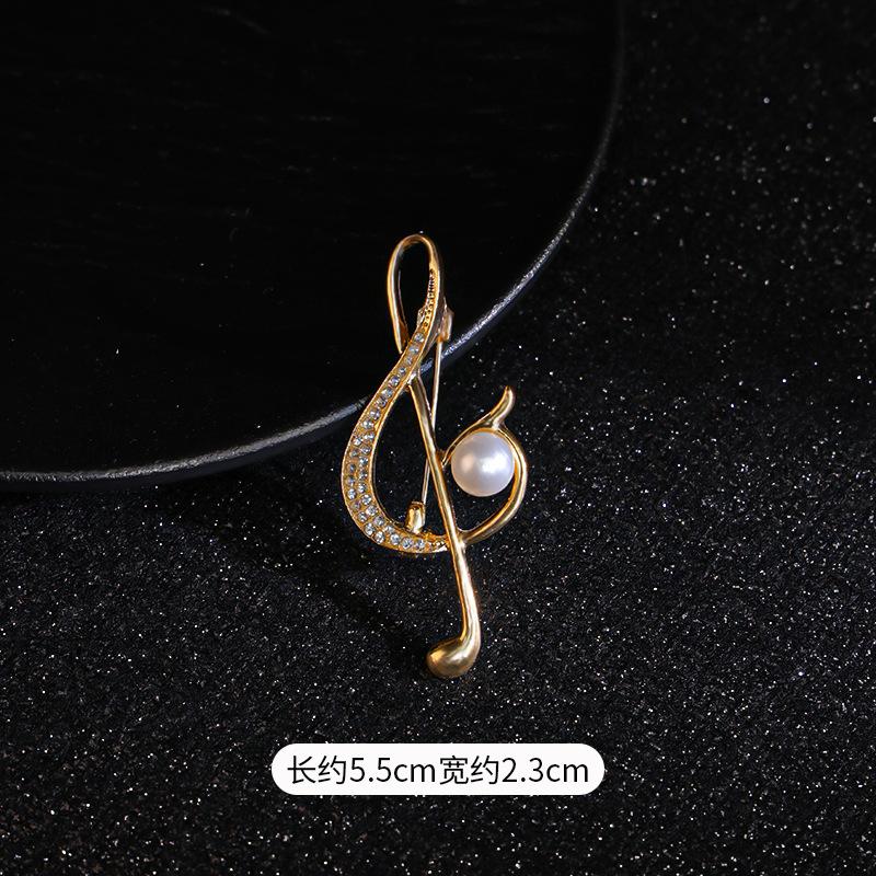 Модная брошь в виде ноты с бриллиантами, высококачественная булавка для одежды с нотой, устойчивая к свету, декоративная, не застегивающаяся
Модная брошь в виде ноты с бриллиантами, высококачественная булавка для одежды с нотой, устойчивая к свету, декоративная, не застегивающаяся