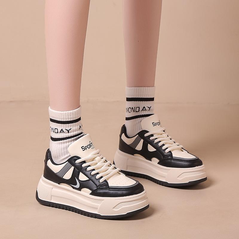 Thick-soled heightening little white shoes for women s 2025 new autumn popular ins trendy versatile niche sports and leisure board shoes 35
Thick-soled heightening little white shoes for women s 2025 new autumn popular ins trendy versatile niche sports and leisure board shoes 35