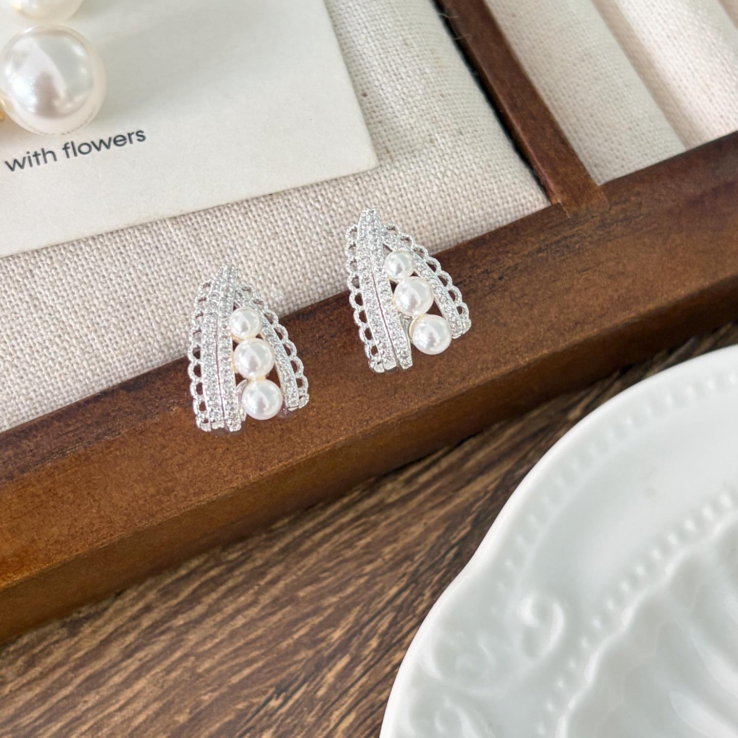 Elegant Pearly Zirconia Lace Drop Stud Earrings - French Retro Women s High-End Style срібний
Elegant Pearly Zirconia Lace Drop Stud Earrings - French Retro Women s High-End Style срібний