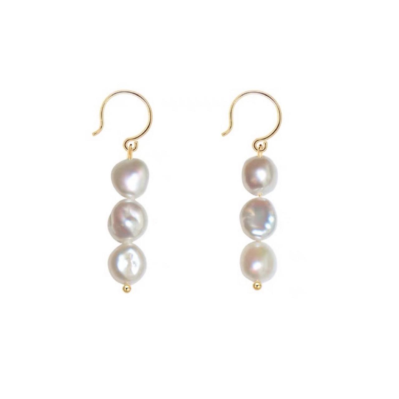 Легкие роскошные серьги с натуральным пресноводным жемчугом в стиле барокко для женщин, маленькие и популярные французские серьги в стиле ретро, трендовые серьги As the picture
Легкие роскошные серьги с натуральным пресноводным жемчугом в стиле барокко для женщин, маленькие и популярные французские серьги в стиле ретро, трендовые серьги As the picture