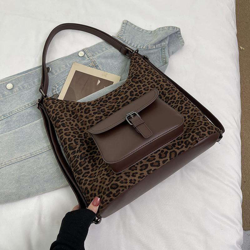 Multifunctial Fashi Backpacks And Shoulder Bags For Women Leopard Prints Crossbody Bag 2026 Latest Luxury Designer Handbags кавовий
Multifunctial Fashi Backpacks And Shoulder Bags For Women Leopard Prints Crossbody Bag 2026 Latest Luxury Designer Handbags кавовий