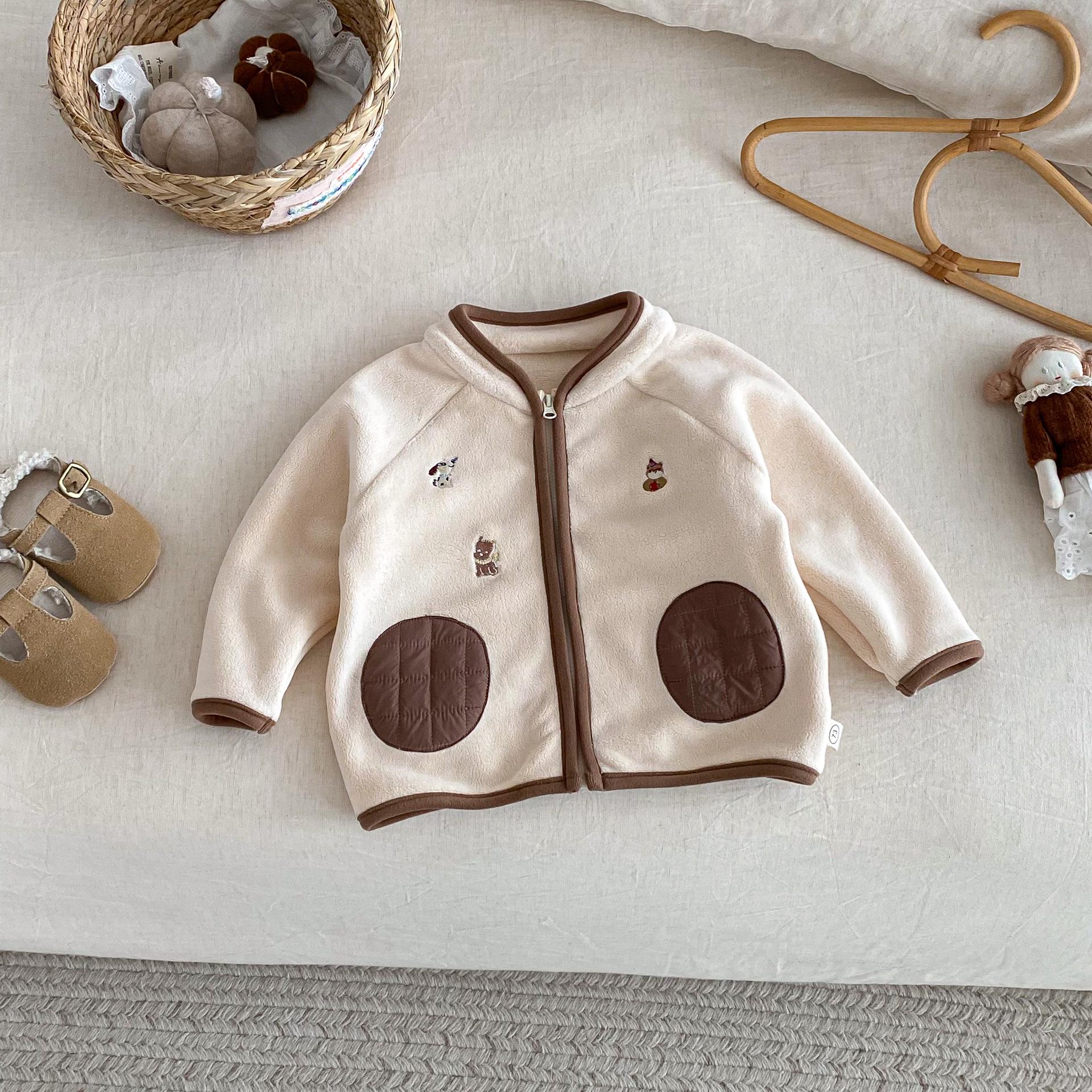 Детская двусторонняя флисовая куртка - Новинка Зимы 2025, Очаровательный вышитый мультяшный дизайн, Утепленная, для модной носки мальчиками и девочками 80 бежевый/миндальный
Детская двусторонняя флисовая куртка - Новинка Зимы 2025, Очаровательный вышитый мультяшный дизайн, Утепленная, для модной носки мальчиками и девочками 80 бежевый/миндальный