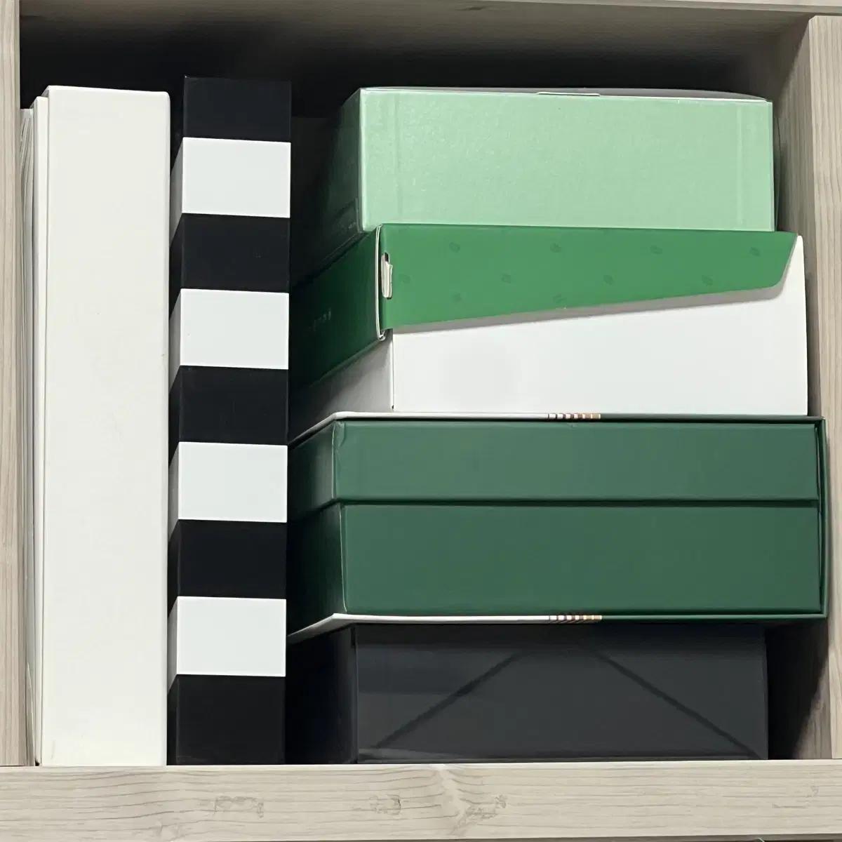 BTS Поздравления с Новым годом, набор фан-клуба, альбом с пробными экземплярами, акриловые часы оптом 
BTS Поздравления с Новым годом, набор фан-клуба, альбом с пробными экземплярами, акриловые часы оптом