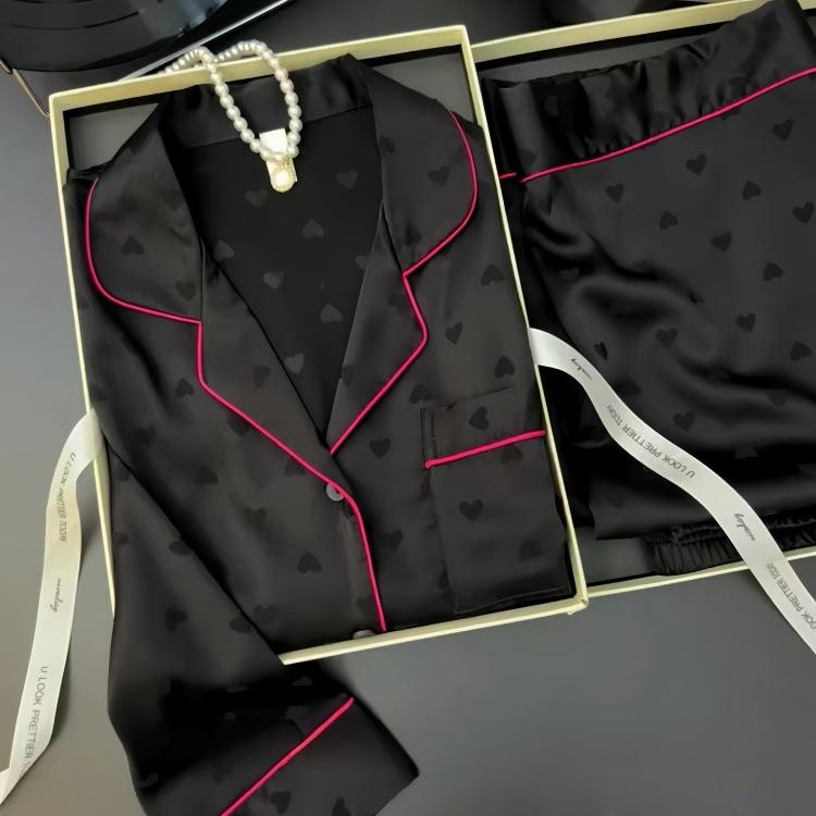 New French Ice Silk Pajamas for Women – Light Luxury, High-End Feel, Jacquard Black Heart Design, Wear at Home or Outside (Spring/Autumn). Extra Large чорний
New French Ice Silk Pajamas for Women – Light Luxury, High-End Feel, Jacquard Black Heart Design, Wear at Home or Outside (Spring/Autumn). Extra Large чорний