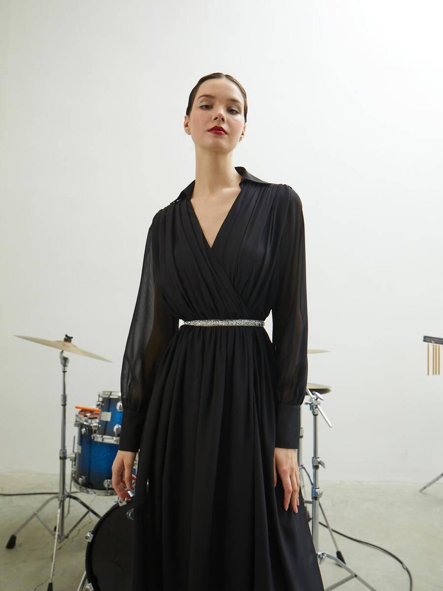 Черное шифоновое длинное платье 36 разноцветный
Черное шифоновое длинное платье 36 разноцветный