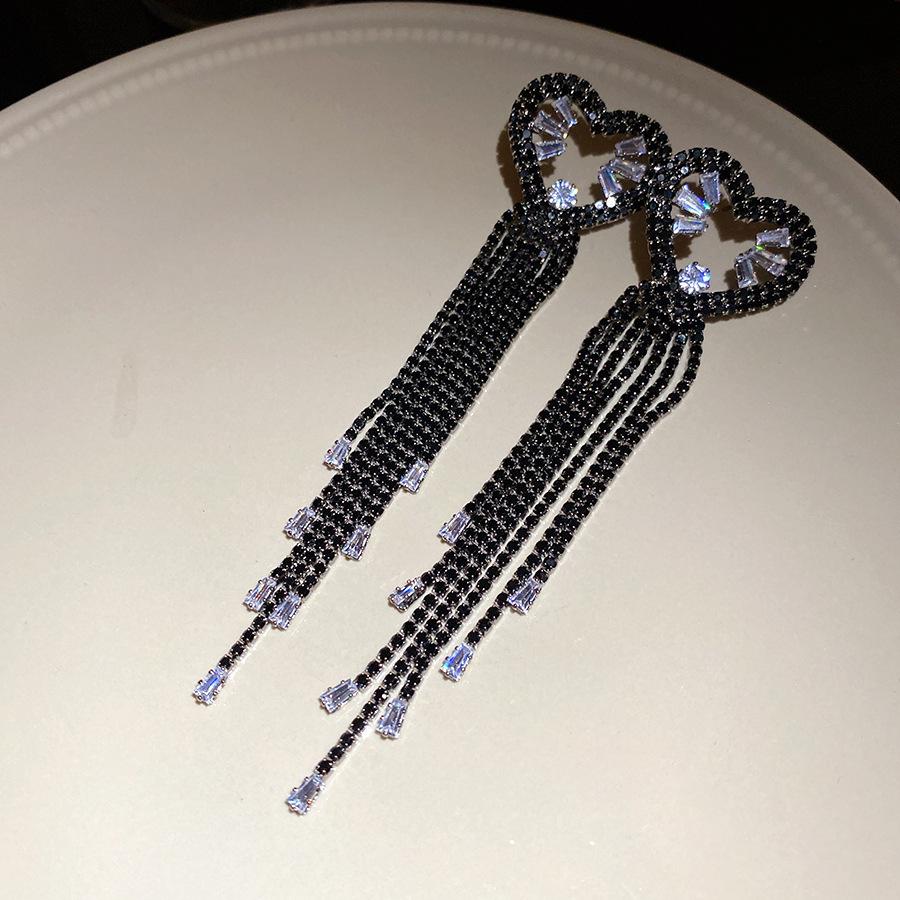Silver needle with diamonds, zircon love fringed earrings, European and American retro simple fashion earrings, light luxury high-end earrings, women
Silver needle with diamonds, zircon love fringed earrings, European and American retro simple fashion earrings, light luxury high-end earrings, women