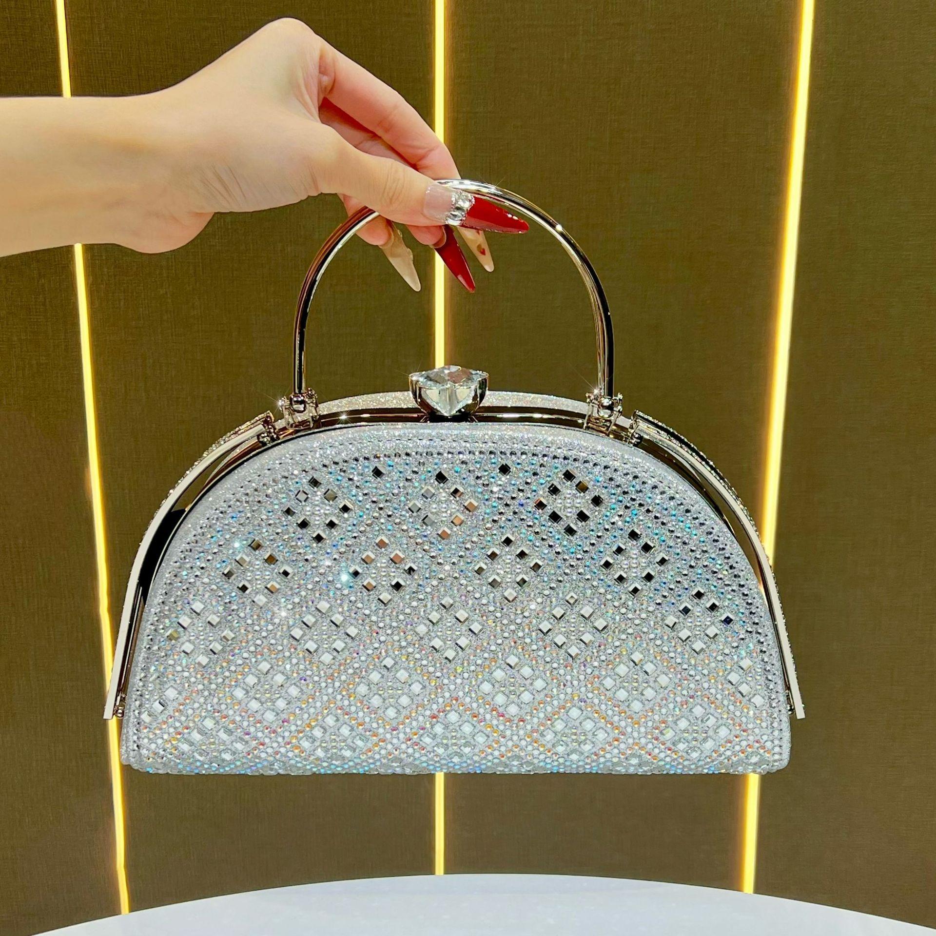 Handbag bag Fashion handbag Gorgeous elegant exquisite diamond-encrusted messenger bag Wedding dinner bag Women s light luxury
Handbag bag Fashion handbag Gorgeous elegant exquisite diamond-encrusted messenger bag Wedding dinner bag Women s light luxury