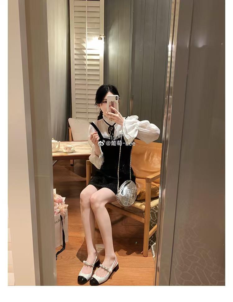 Блестящие стразы, пустой круглый носок, толстый каблук, увеличение роста и стройности, одинарные туфли с жемчужной цепочкой для женщин 40
Блестящие стразы, пустой круглый носок, толстый каблук, увеличение роста и стройности, одинарные туфли с жемчужной цепочкой для женщин 40