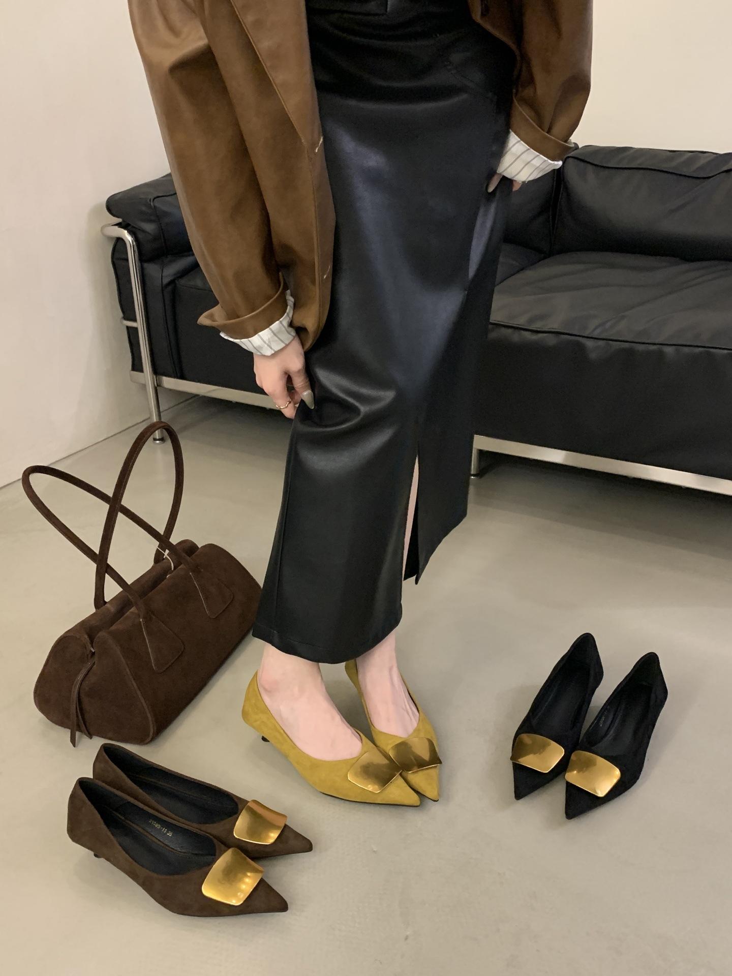 Temperament niche design sense soft bottom suede flat bottom Mary Jane single shoes 2025 new French pointed thin heel single shoes 40 жёлтый
Temperament niche design sense soft bottom suede flat bottom Mary Jane single shoes 2025 new French pointed thin heel single shoes 40 жёлтый