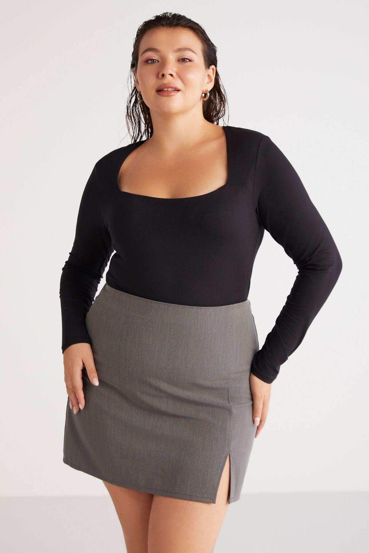 Women s Big Size Blouse Aadabb Body-Wrapping Slim Fit Square Collar Black Plus Size Blouse 2XL
Women s Big Size Blouse Aadabb Body-Wrapping Slim Fit Square Collar Black Plus Size Blouse 2XL