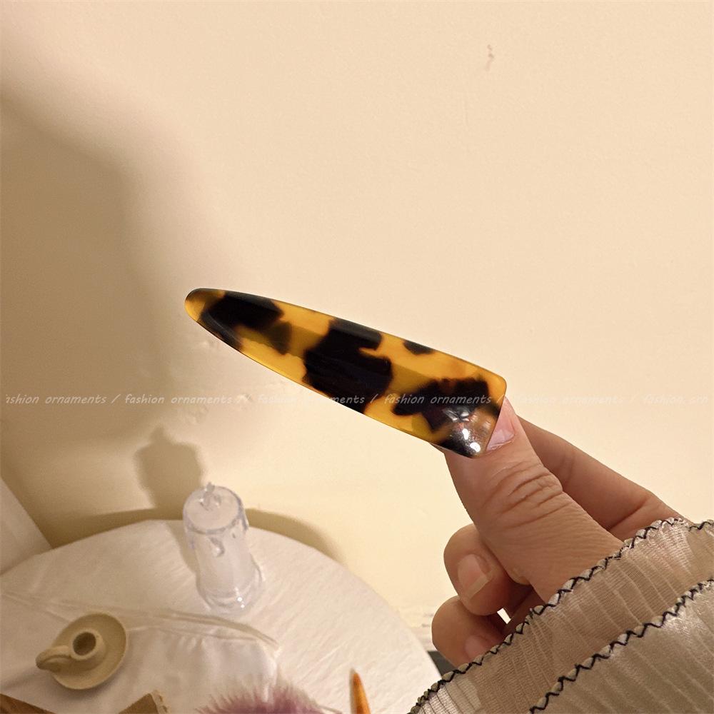 Заколка-бантик из ацетата в стиле INS: Простая конусная заколка-уточка для челки
Заколка-бантик из ацетата в стиле INS: Простая конусная заколка-уточка для челки