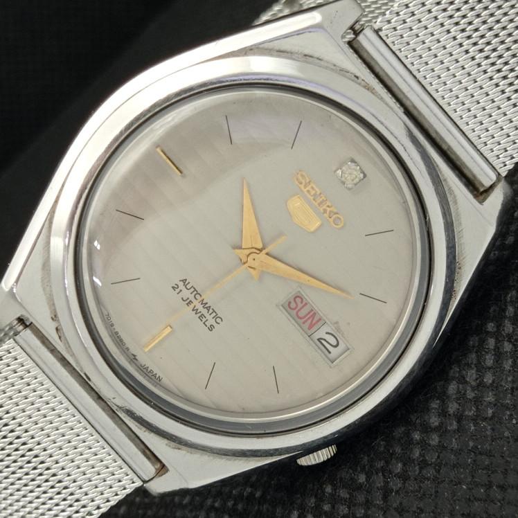USED VINTAGE SEIKO 5 AUTOMATIC 7019A JAPAN MENS ORIGINAL DIAL WATCH a316720-2 SKU608h-a316720
USED VINTAGE SEIKO 5 AUTOMATIC 7019A JAPAN MENS ORIGINAL DIAL WATCH a316720-2 SKU608h-a316720