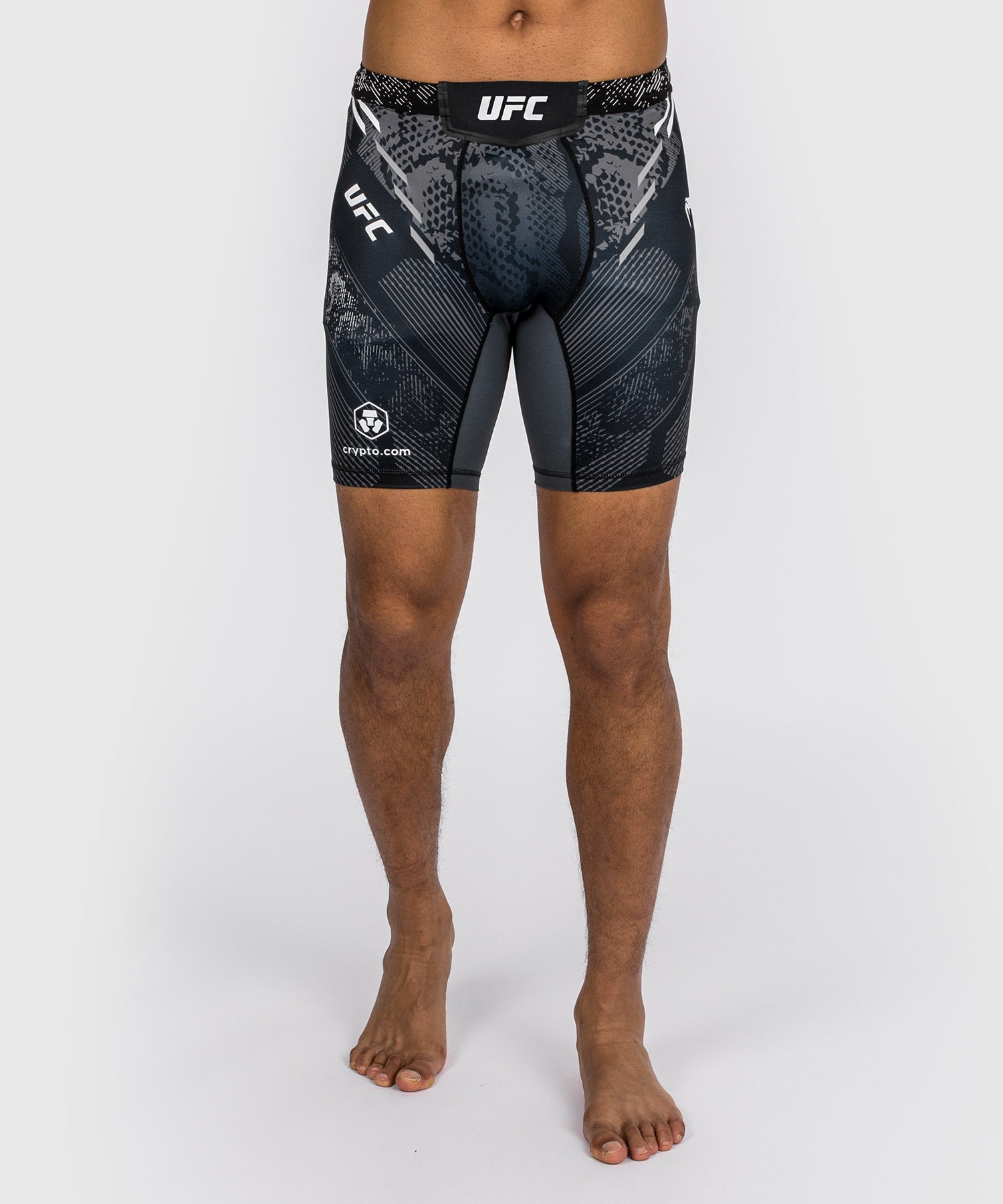 UFC Adrenaline by Venum Authentic Fight Night Мужские шорты Vale Tudo Short - черный
UFC Adrenaline by Venum Authentic Fight Night Мужские шорты Vale Tudo Short - черный
