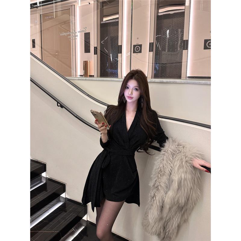 Pure Desire Aura: Sexy Slimming High-Slit Sparkly Dress with Neck Tie for Women Small
Pure Desire Aura: Sexy Slimming High-Slit Sparkly Dress with Neck Tie for Women Small
