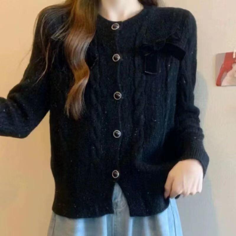 Crew neck fragrant new knitted sweater short temperament jacket bow bright silk knitted sweater cardigan top One size чёрный
Crew neck fragrant new knitted sweater short temperament jacket bow bright silk knitted sweater cardigan top One size чёрный