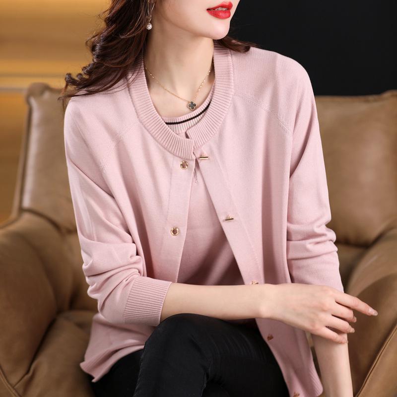 2026 Spring Knit Faux Two-Piece Cardigan Set for Mothers and Elderly Women XL (Recommended 100-110 kg) розовый
2026 Spring Knit Faux Two-Piece Cardigan Set for Mothers and Elderly Women XL (Recommended 100-110 kg) розовый