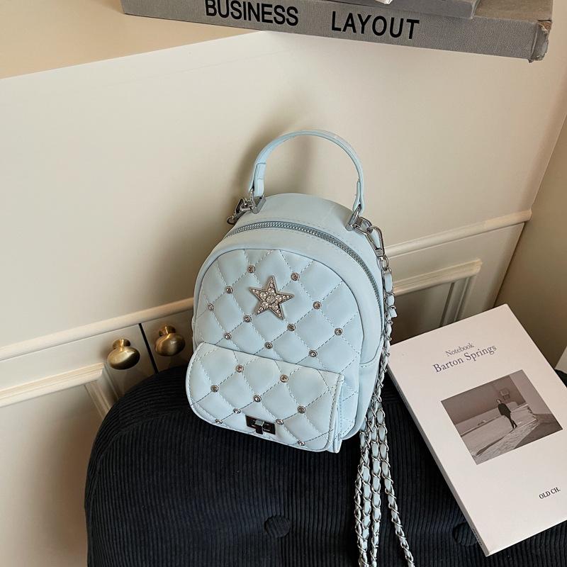 Рюкзак женский большой вместимости повседневный модный студенческий с заклепками школьная сумка чувство дизайна легкий дорожный рюкзак синий
Рюкзак женский большой вместимости повседневный модный студенческий с заклепками школьная сумка чувство дизайна легкий дорожный рюкзак синий