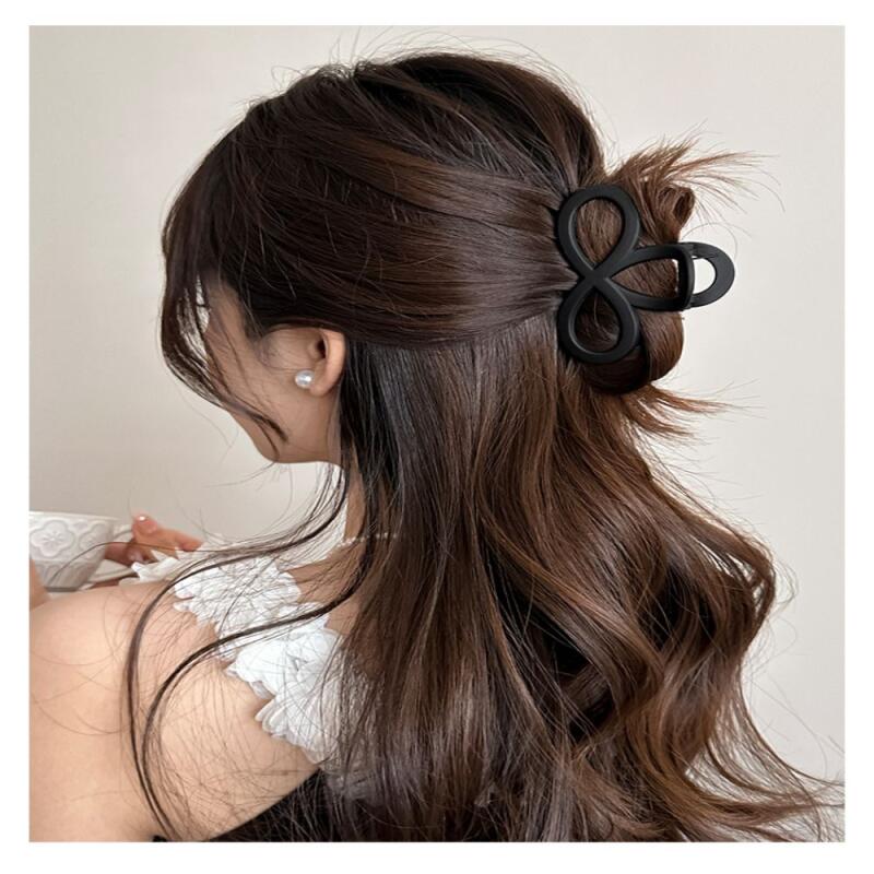 Matte Hair Clips Half-Bundled Möbius Ribbon Cutout Glossy black
Matte Hair Clips Half-Bundled Möbius Ribbon Cutout Glossy black