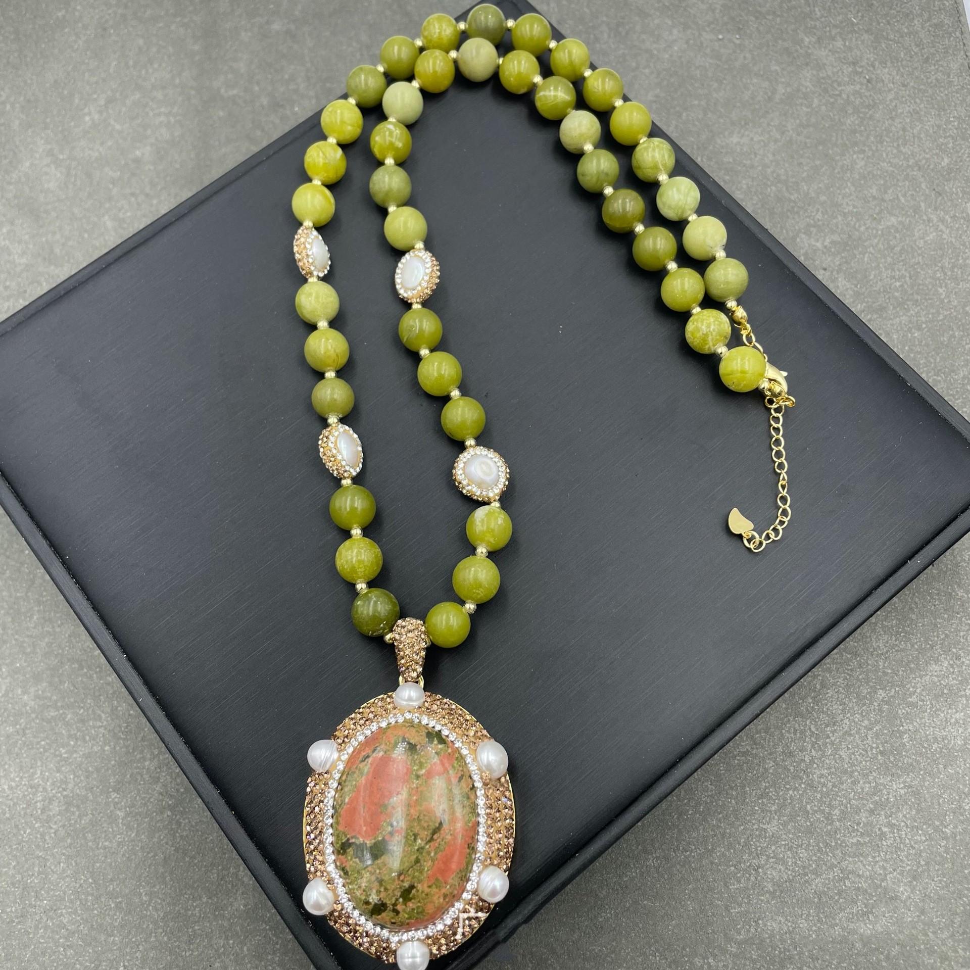 Кулон «Зеленое сокровище» из натурального камня, средневековое жемчужное ожерелье, чешский бриллиантовый банкет, легкая роскошь
Кулон «Зеленое сокровище» из натурального камня, средневековое жемчужное ожерелье, чешский бриллиантовый банкет, легкая роскошь