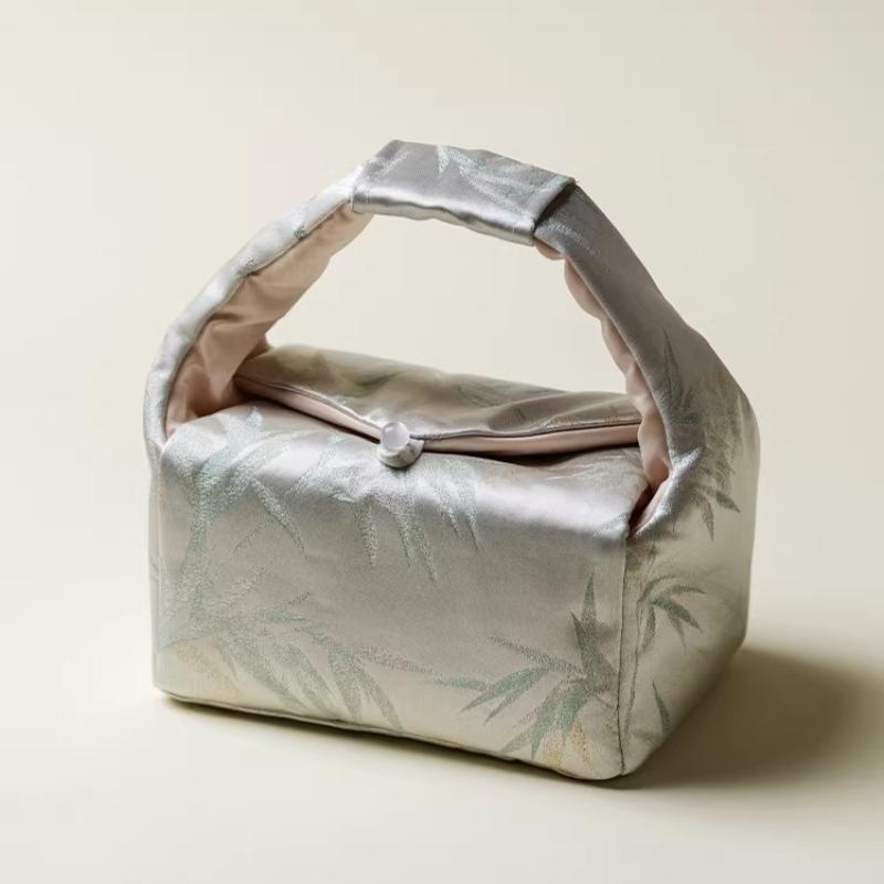 Brocade Tea Set Storage Bag Outdoor Portable 1 Pot 2 Cups Protective Bag Chinese Style Thick Teaset Bag Tea Ceremony Accessories 19x13x19cm светло-серый
Brocade Tea Set Storage Bag Outdoor Portable 1 Pot 2 Cups Protective Bag Chinese Style Thick Teaset Bag Tea Ceremony Accessories 19x13x19cm светло-серый