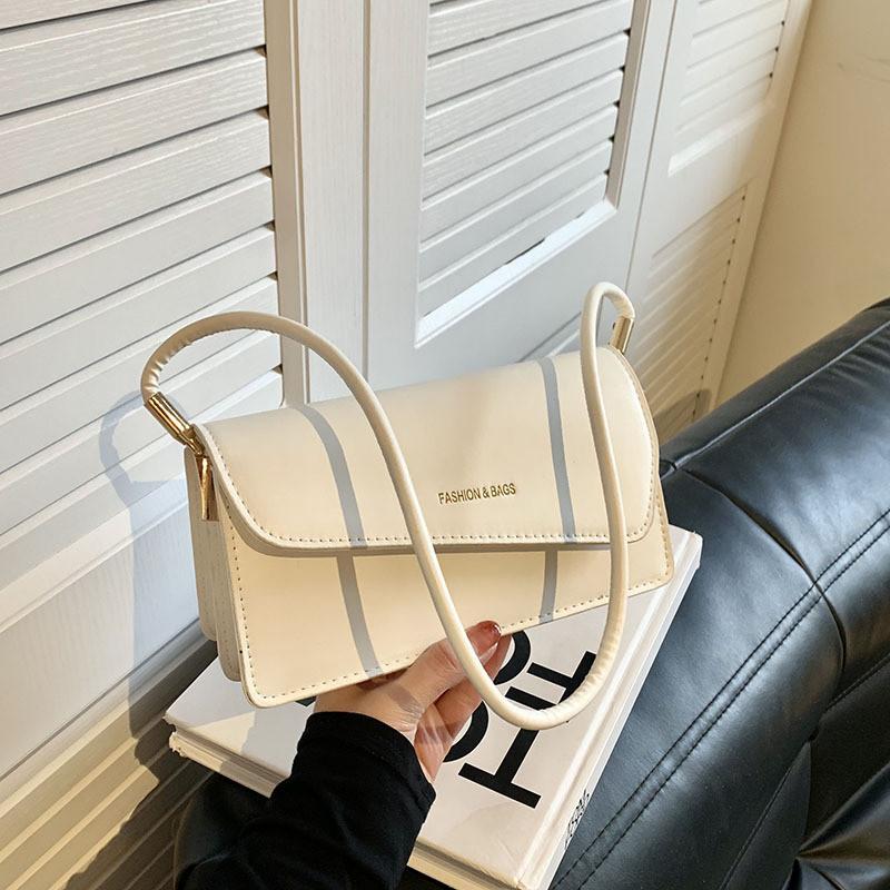 Chic Vintage Inspired Shoulder Bag For Women Ideal For Casual Everyday Use In Multiple Colors
Chic Vintage Inspired Shoulder Bag For Women Ideal For Casual Everyday Use In Multiple Colors
