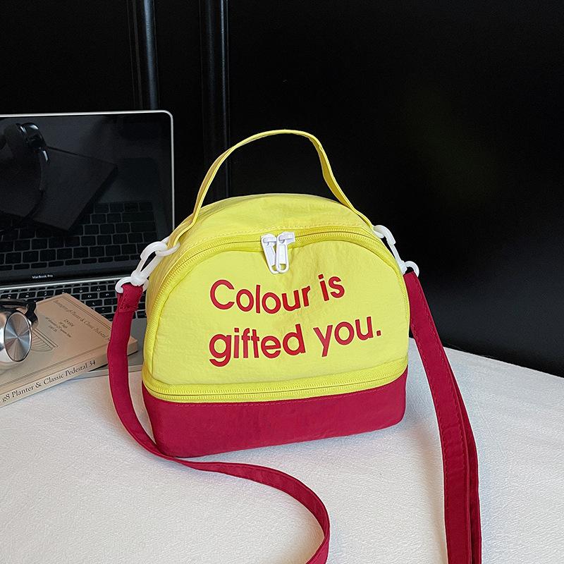 Trendy Brand Messenger Bag Dopamine Wash Makeup Storage Bag Color Matching Shoulder Handbag Bowling Bag Satchel Bag красный
Trendy Brand Messenger Bag Dopamine Wash Makeup Storage Bag Color Matching Shoulder Handbag Bowling Bag Satchel Bag красный