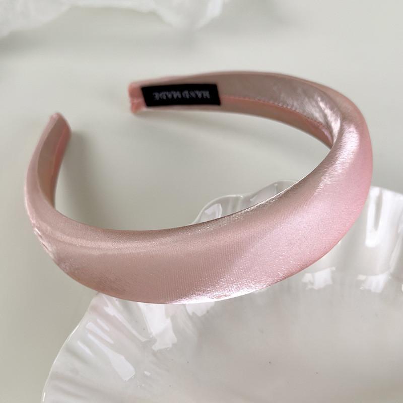 Satin Mercerized Sponge Headband Female Korean Temperament Hair Band Hair Accessories
Satin Mercerized Sponge Headband Female Korean Temperament Hair Band Hair Accessories