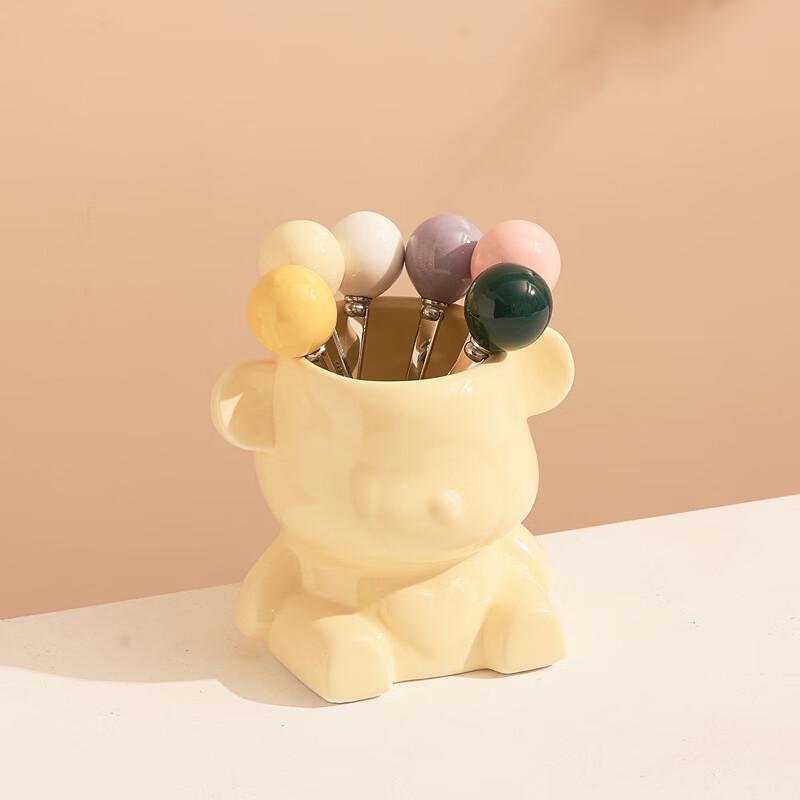 Cream Style Ceramic Bear Fruit Fork Set
Cream Style Ceramic Bear Fruit Fork Set
