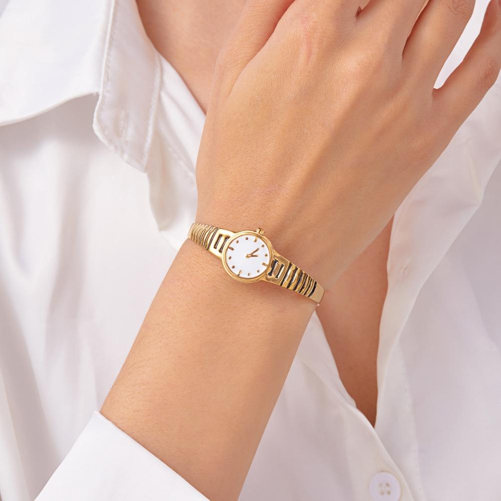 Vintage Watch Design Bangle Creative Titanium Steel Hand Chain Jewelry Open Bracelet Gift срібний
Vintage Watch Design Bangle Creative Titanium Steel Hand Chain Jewelry Open Bracelet Gift срібний