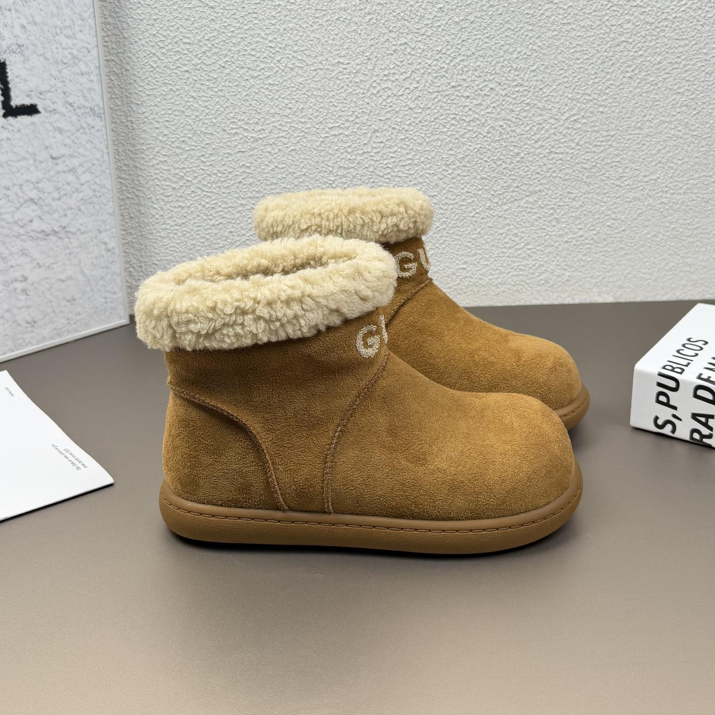 Lamb wool snow boots women s Birkenstock short boots 2025 winter new non-slip cotton boots velvet thermal cotton shoes 40
Lamb wool snow boots women s Birkenstock short boots 2025 winter new non-slip cotton boots velvet thermal cotton shoes 40