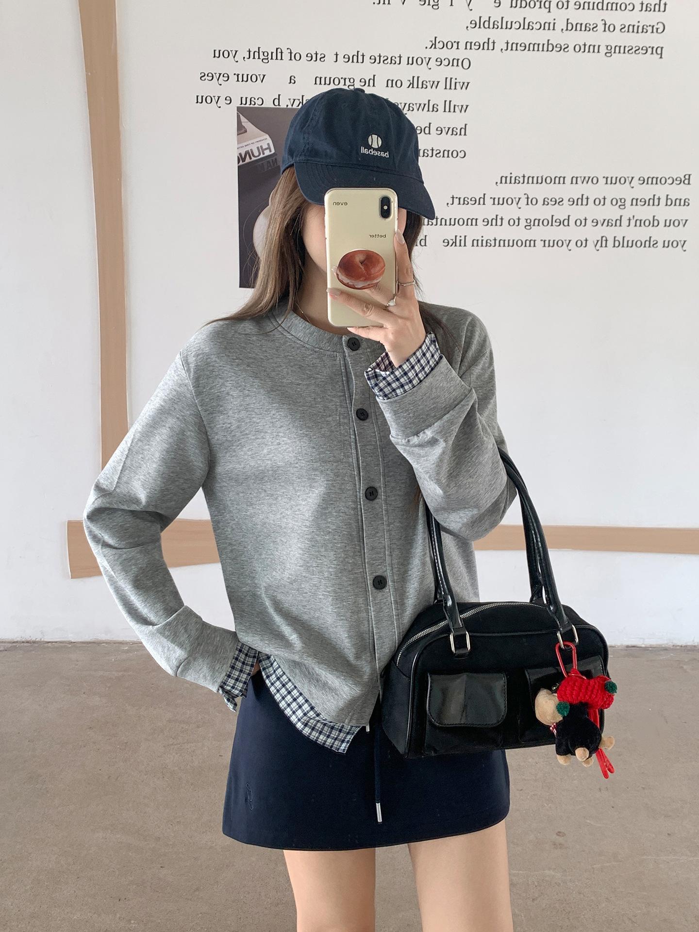 Fake two-piece plaid splicing design sense long-sleeved sweater jacket autumn new niche baseball women S серый
Fake two-piece plaid splicing design sense long-sleeved sweater jacket autumn new niche baseball women S серый