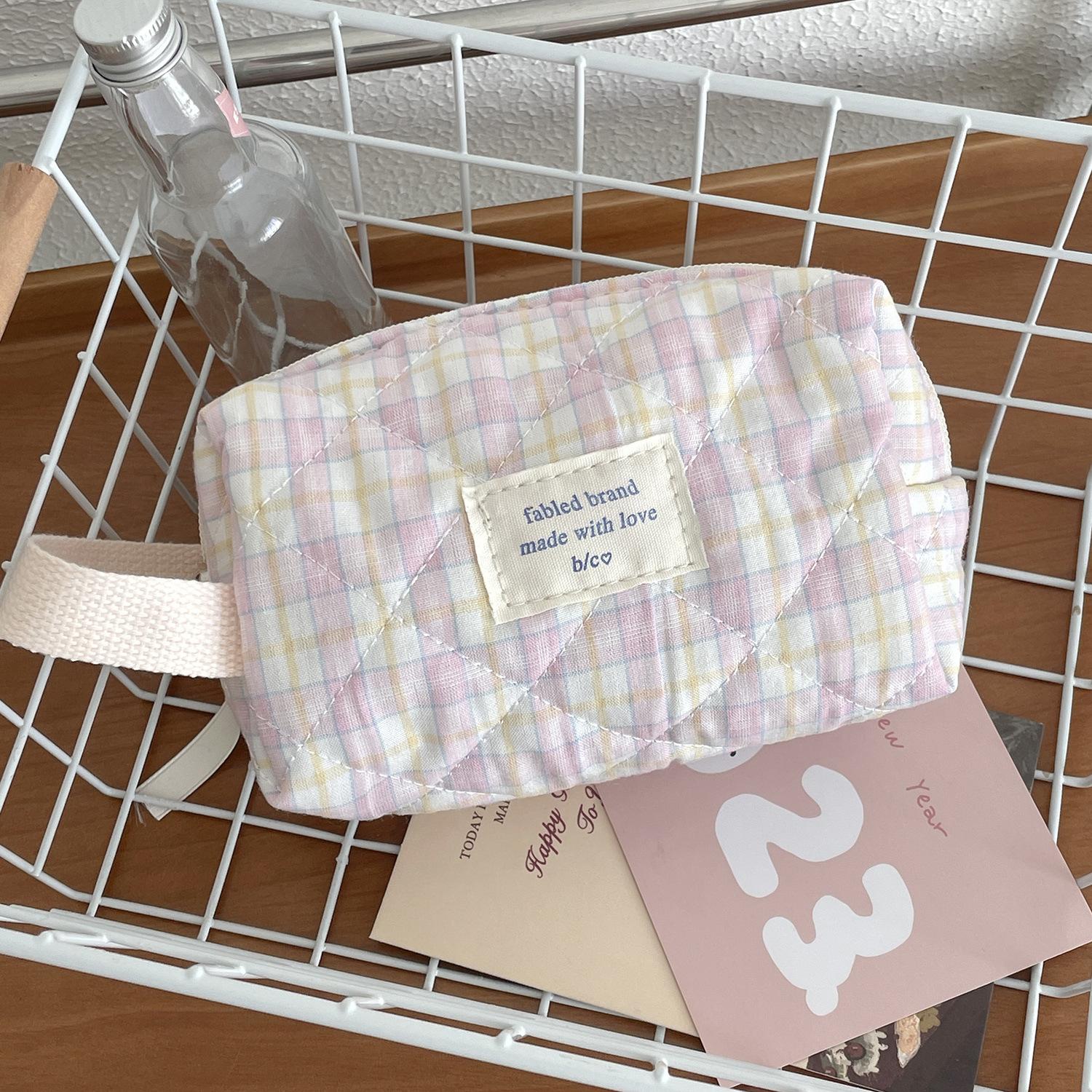 Vintage Plaid Women s Storage Bags Large Capacity Cosmetic Bag Make Up Case Soft Cotton Portable Female Clutch Purse Handbags
Vintage Plaid Women s Storage Bags Large Capacity Cosmetic Bag Make Up Case Soft Cotton Portable Female Clutch Purse Handbags