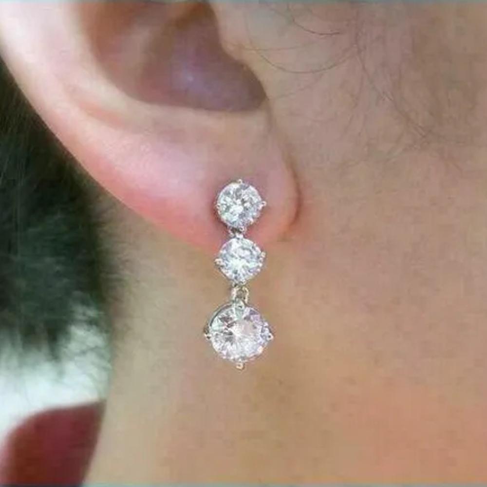 Huitan Simple Design Crystal Cubic Zirconia Hanging Earrings for Women Silver Color Fashion Engagement Wedding Accessory
Huitan Simple Design Crystal Cubic Zirconia Hanging Earrings for Women Silver Color Fashion Engagement Wedding Accessory