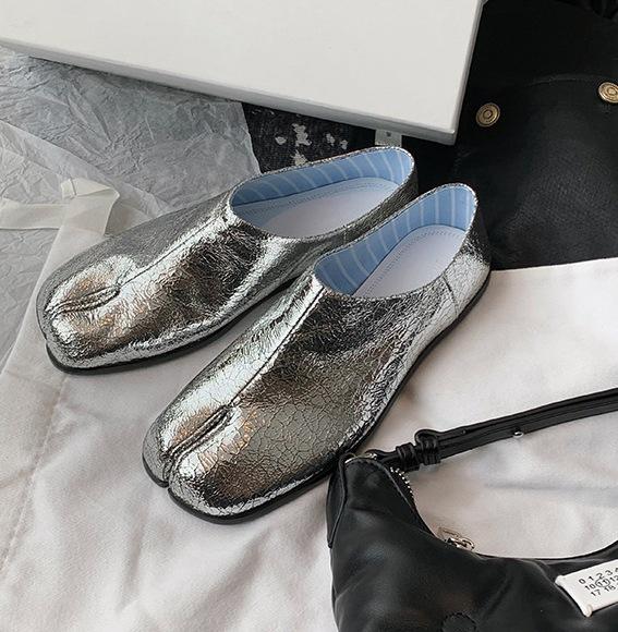 Niche retro split-toed shoes women s flat-soled pig s trotters shoes one-pedal lazy shoes leather soft-soled single shoes versatile grandma shoes 35
Niche retro split-toed shoes women s flat-soled pig s trotters shoes one-pedal lazy shoes leather soft-soled single shoes versatile grandma shoes 35