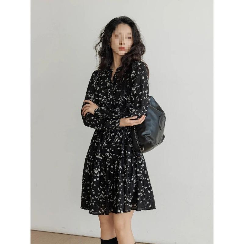 Fashion retro floral dress women s summer, new v-neck long-sleeved thin casual waist temperament skirt 3xl recommended 75-82.5kg чорний
Fashion retro floral dress women s summer, new v-neck long-sleeved thin casual waist temperament skirt 3xl recommended 75-82.5kg чорний