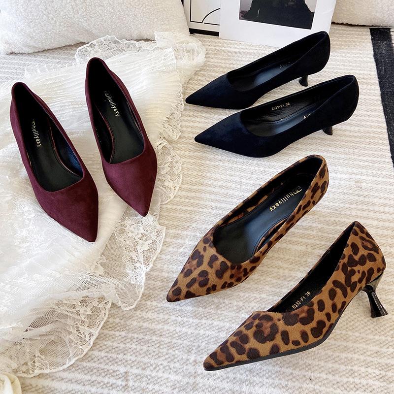 Huiliya thin heel pointed single shoes new comfortable and not tired feet commuting versatile light mouth French ladle shoes B332-F1 35 червоний
Huiliya thin heel pointed single shoes new comfortable and not tired feet commuting versatile light mouth French ladle shoes B332-F1 35 червоний