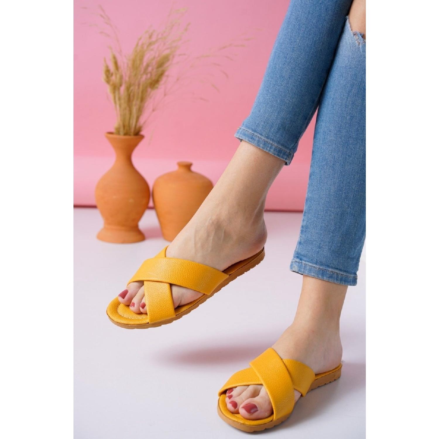 Женские летние кроссовые тапочки Beach Street Home Slipper
Женские летние кроссовые тапочки Beach Street Home Slipper