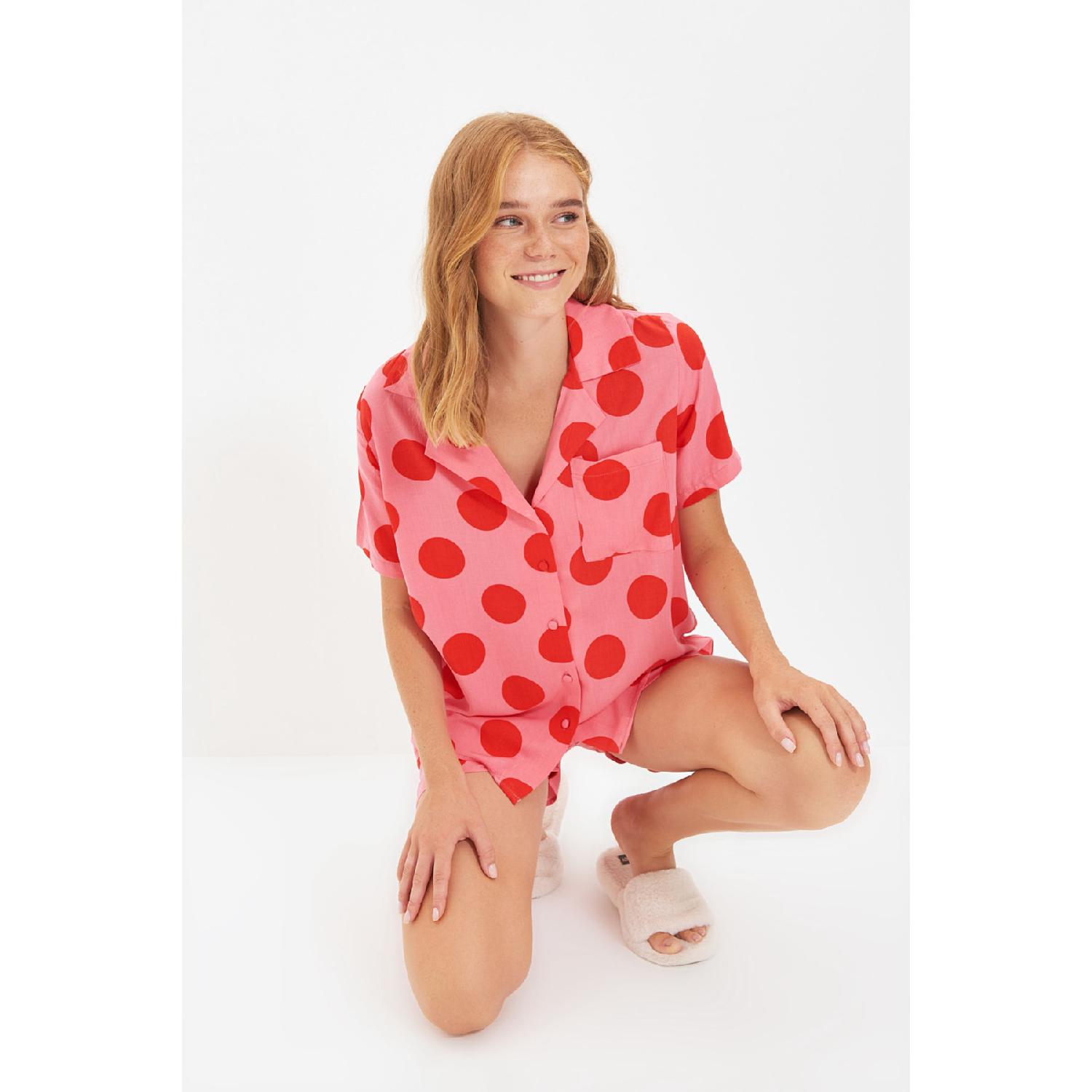 Рубашка-шорты из вискозы цвета фуксии в горошек, тканый пижамный комплект Thmss20pt0306
Рубашка-шорты из вискозы цвета фуксии в горошек, тканый пижамный комплект Thmss20pt0306