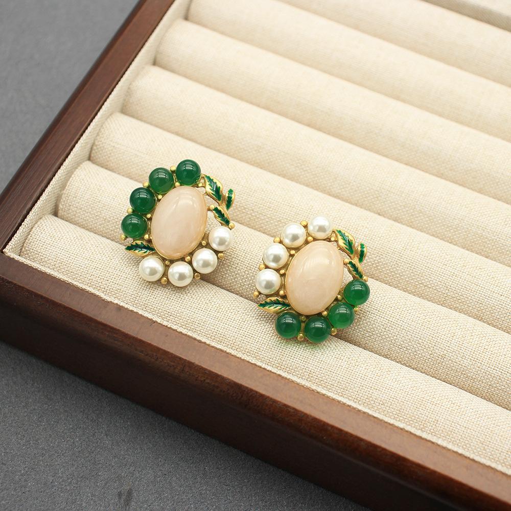 Западные Средневековые Ретро Овальные Серьги Дизайн Продвинутые Серьги из Порошкового Кристалла Женские Серьги с Зеленым Агатом
Западные Средневековые Ретро Овальные Серьги Дизайн Продвинутые Серьги из Порошкового Кристалла Женские Серьги с Зеленым Агатом