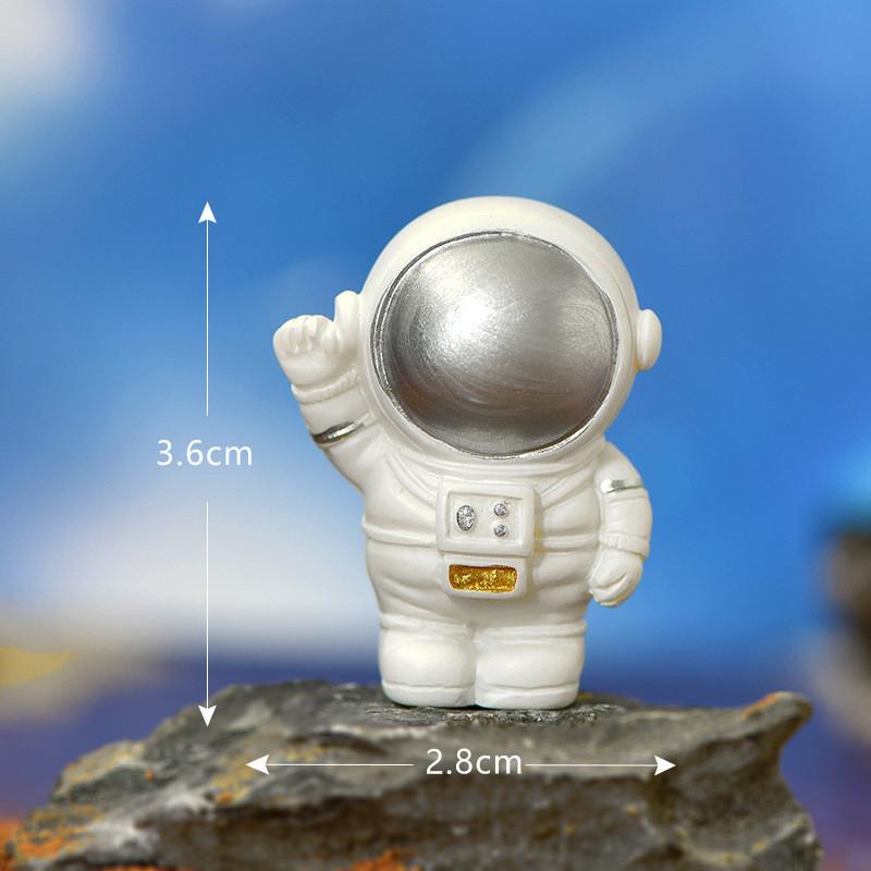 Очаровательная полимерная фигурка космонавта для креативного домашнего декора и аксессуар для украшения торта Style A
Очаровательная полимерная фигурка космонавта для креативного домашнего декора и аксессуар для украшения торта Style A