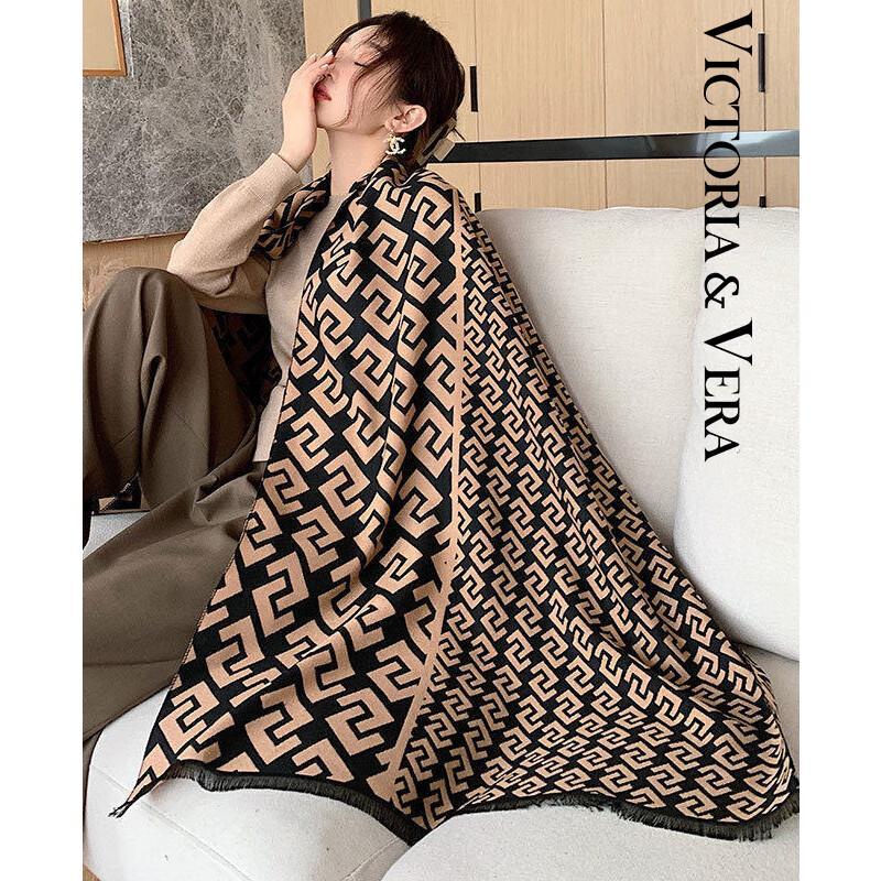 VICTORIA&VERA Premium Large Frayed Scarf One Size
VICTORIA&VERA Premium Large Frayed Scarf One Size