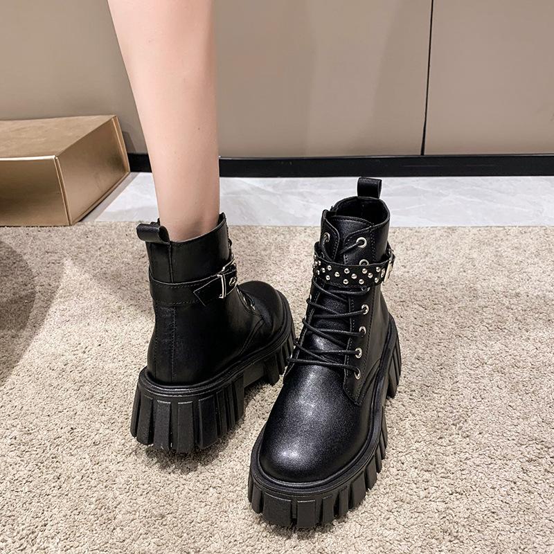Inner heightening soft leather Martin boots women s 2025 new winter single British style platform small short boots cotton shoes 40
Inner heightening soft leather Martin boots women s 2025 new winter single British style platform small short boots cotton shoes 40