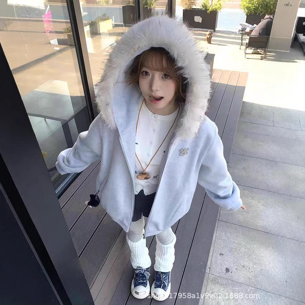 Женский кардиган с капюшоном и меховым воротником в американском ретро-стиле 2025 года - корейский ленивый стиль для весны, осени и зимы. M синий
Женский кардиган с капюшоном и меховым воротником в американском ретро-стиле 2025 года - корейский ленивый стиль для весны, осени и зимы. M синий