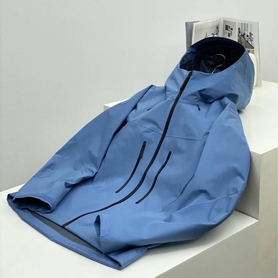 SV7 Beta Windproof & Waterproof Three-Layer Outdoor Jacket for Men & Women by Bird House M
SV7 Beta Windproof & Waterproof Three-Layer Outdoor Jacket for Men & Women by Bird House M