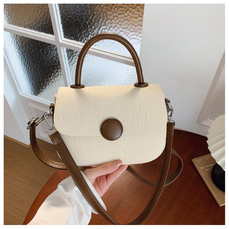 Personalized and Fashionable Women s Bag with Contrasting Colors Single Shoulder Crossbody Bag Hand-held Small Square Bag бежевый
Personalized and Fashionable Women s Bag with Contrasting Colors Single Shoulder Crossbody Bag Hand-held Small Square Bag бежевый