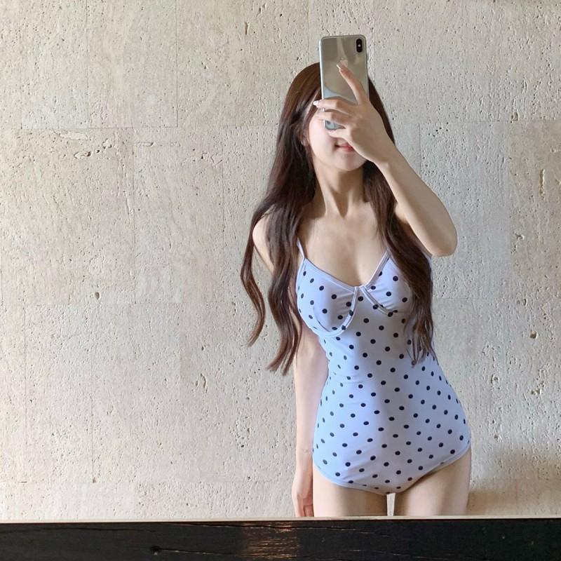 Star Sand Story One-piece Swimsuit Women s Ins Storm Point Slimming Seaside Vacation Hot Swimming Suit Bikini M
Star Sand Story One-piece Swimsuit Women s Ins Storm Point Slimming Seaside Vacation Hot Swimming Suit Bikini M