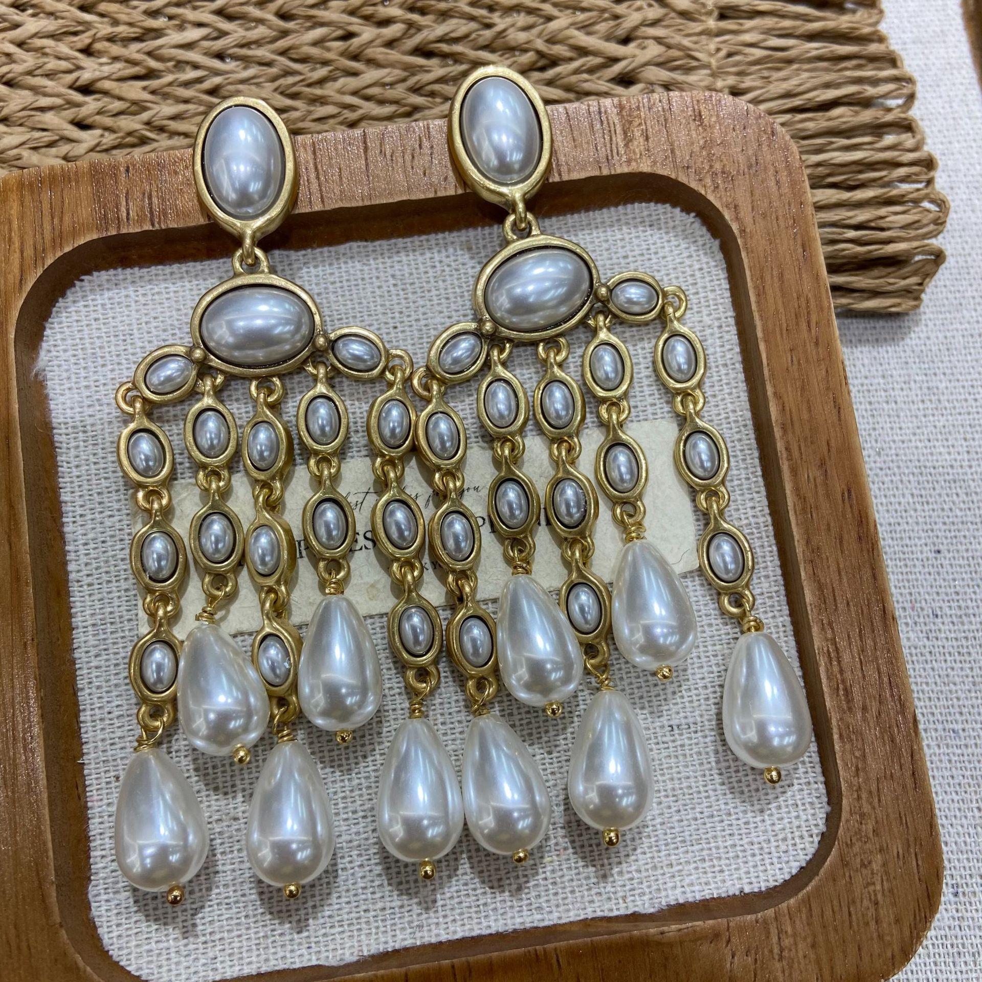 Retro Style Fashion Turquoise Water Drop Fringed Earrings Light Luxury Temperament Advanced Heavy Industry Style Exaggerated Ears
Retro Style Fashion Turquoise Water Drop Fringed Earrings Light Luxury Temperament Advanced Heavy Industry Style Exaggerated Ears