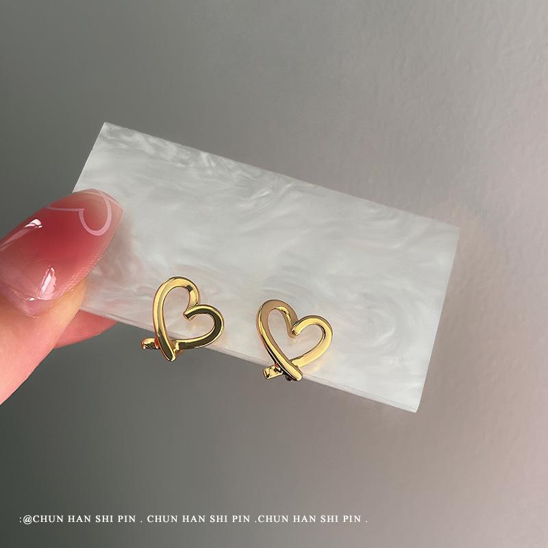 Love Mosquito Coil Disc Ear Clips Metal Personality Design Earrings No Ear Piercings Women s Painless Earrings Earrings Versatile Ear Bone Clips
Love Mosquito Coil Disc Ear Clips Metal Personality Design Earrings No Ear Piercings Women s Painless Earrings Earrings Versatile Ear Bone Clips
