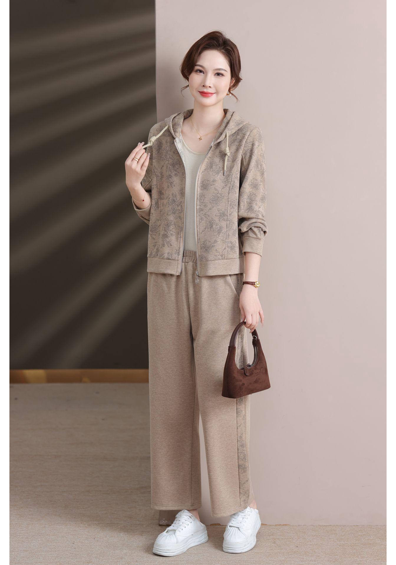 New Spring Arrival: Printed Hooded Jacket & Trousers Set for Middle-Aged and Elderly Women 3XL (120-135 kg recommended)
New Spring Arrival: Printed Hooded Jacket & Trousers Set for Middle-Aged and Elderly Women 3XL (120-135 kg recommended)